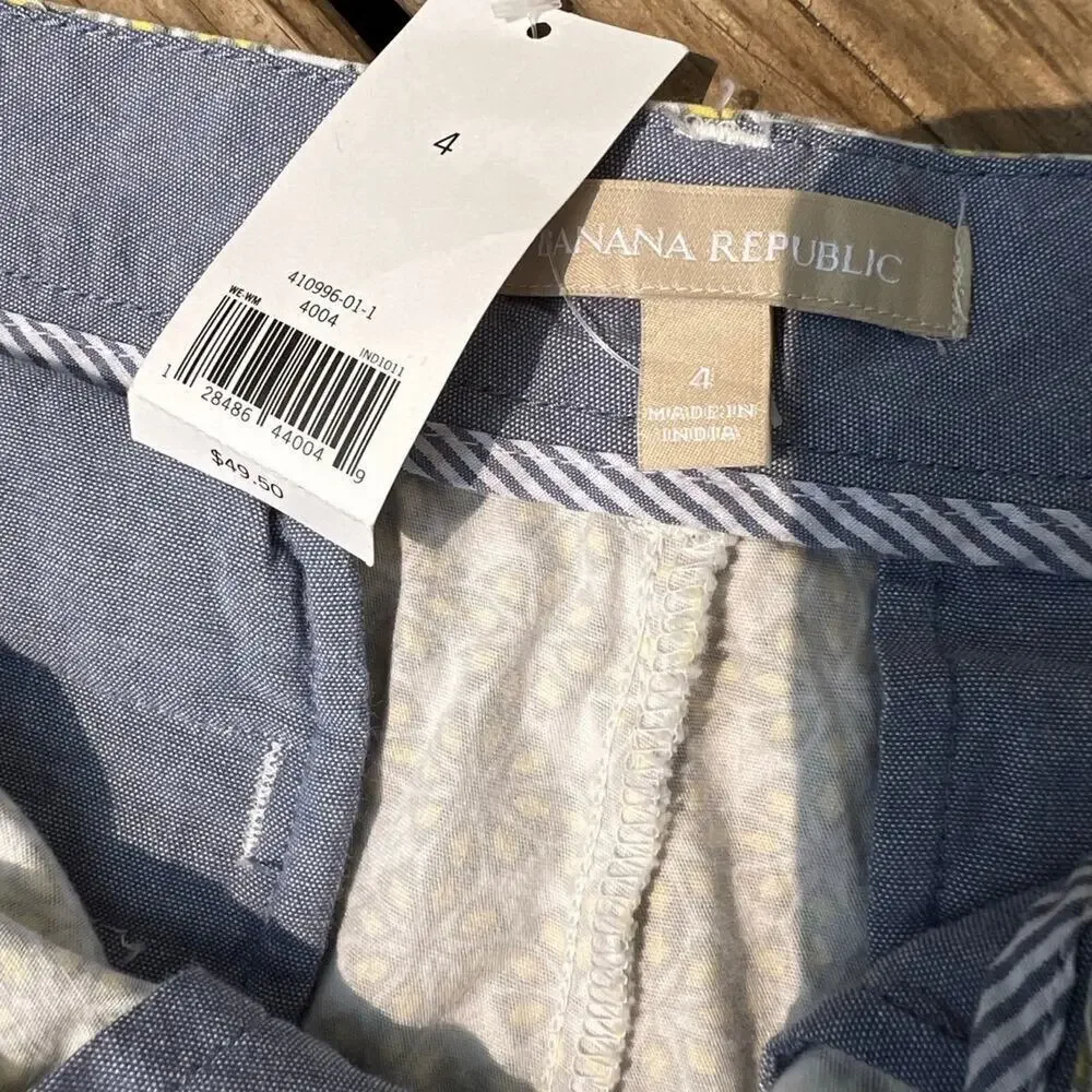 Banana Republic Off White with Yellow/Tan Print, Shorts,  Women's size 4--NWT